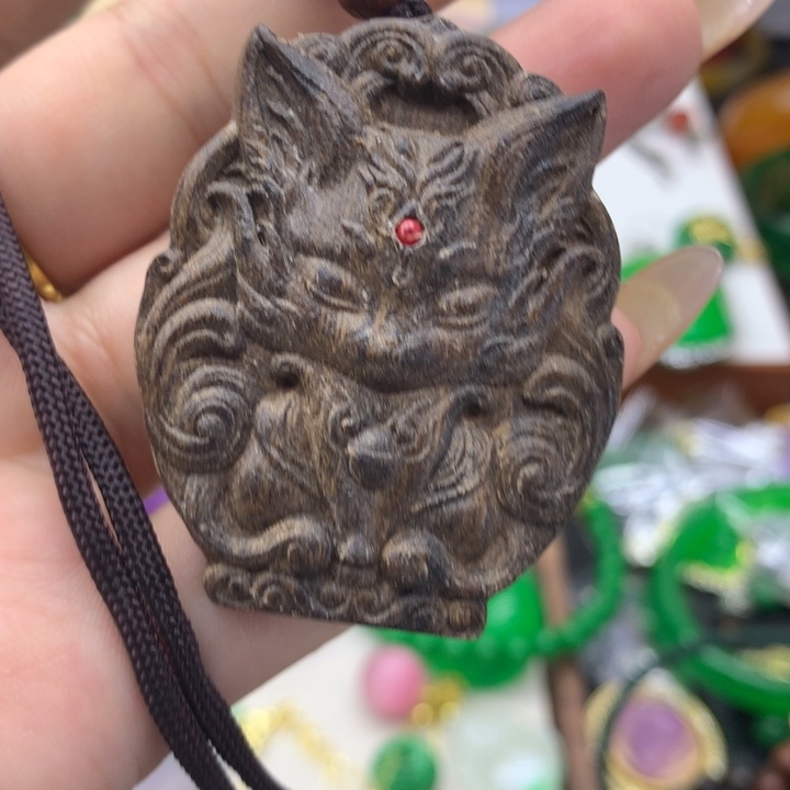 合金颈饰玛瑙/玉髓吊坠