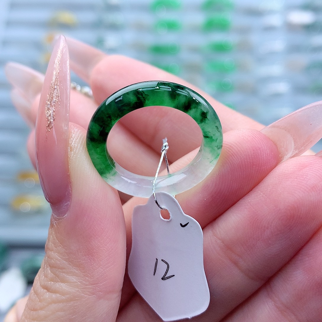 翡翠戒指未镶嵌天然