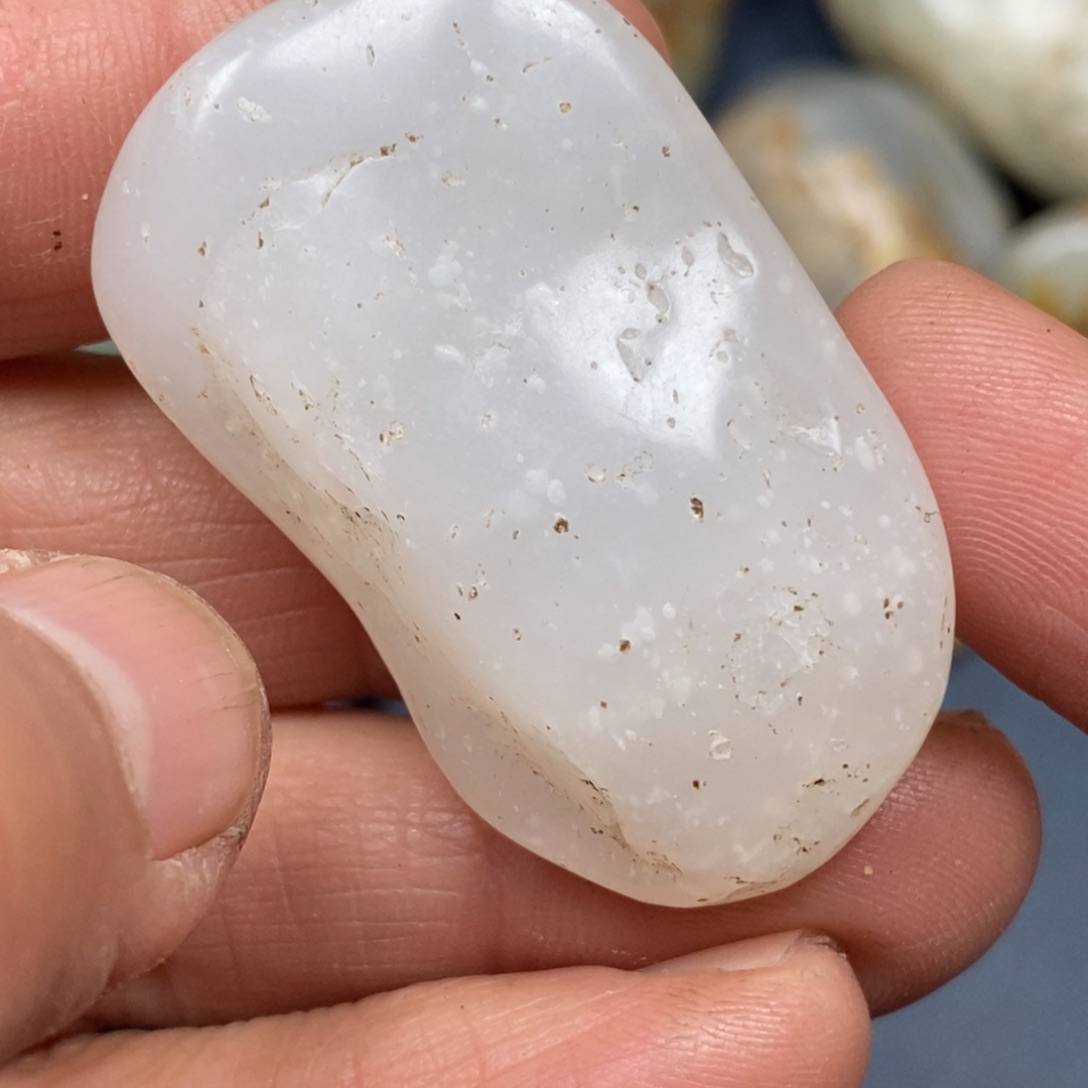 和田玉挂件足铂镶嵌