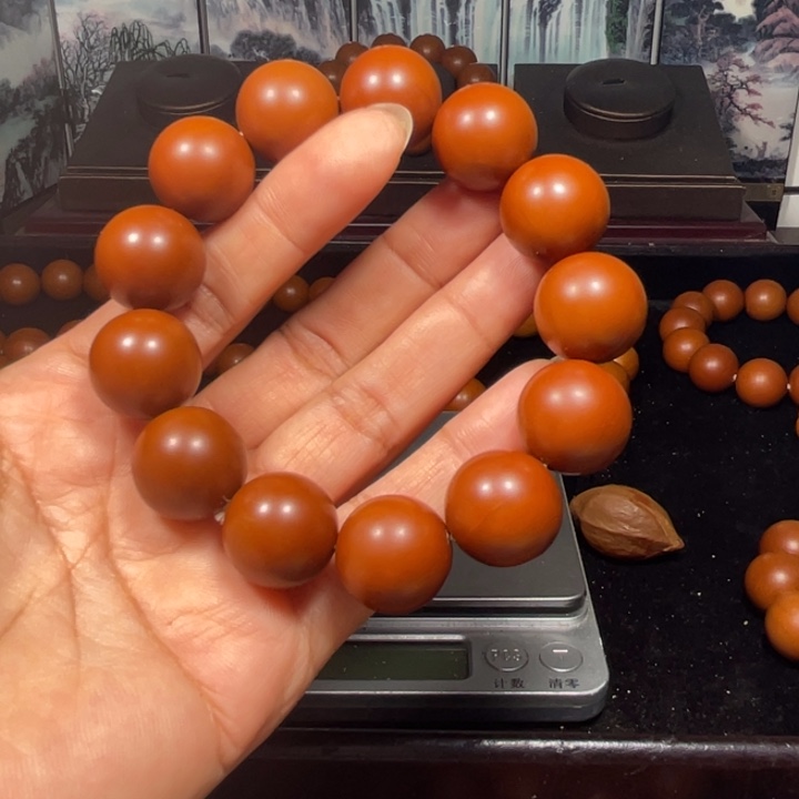 俗***哥吊坠橄榄核1.72+树王精品福利