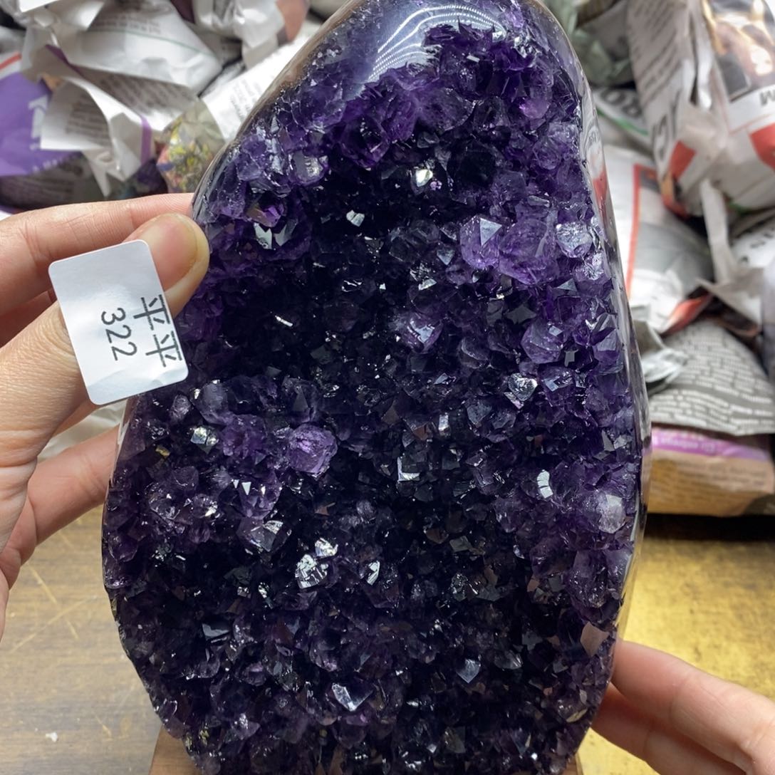 紫晶乌拉圭未镶嵌