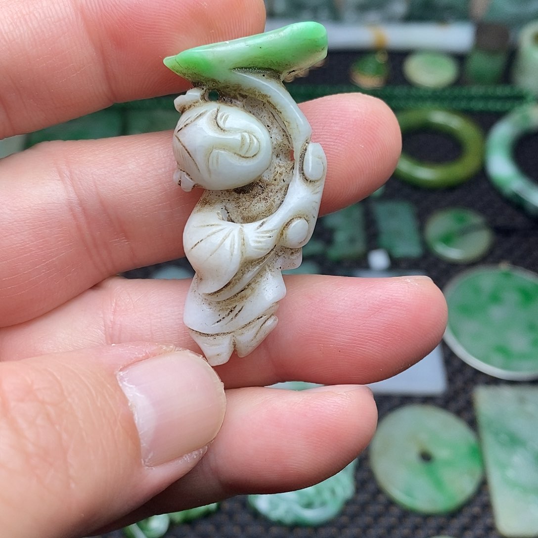 翡翠挂件未镶嵌缅甸天然翡翠童子