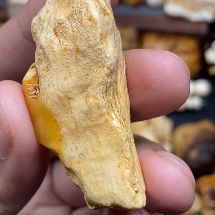 阿***长定制琥珀未镶嵌定制琥珀