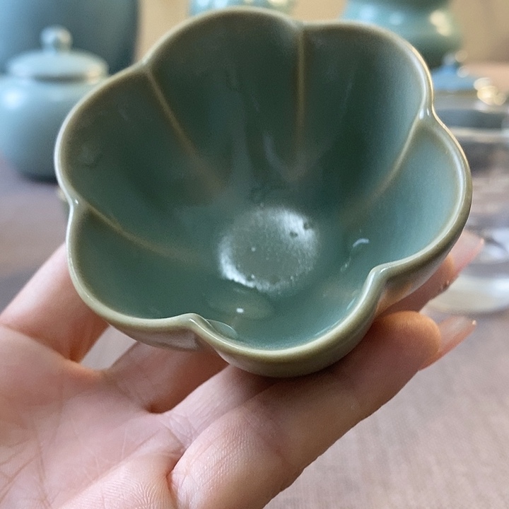 瓷片花口杯一一一一一一一一一