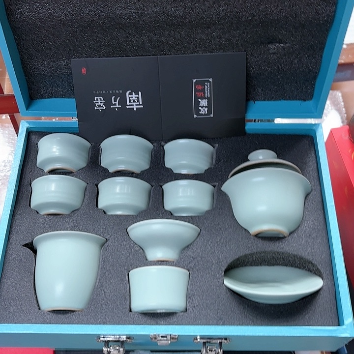 孤品茶具套装等。           