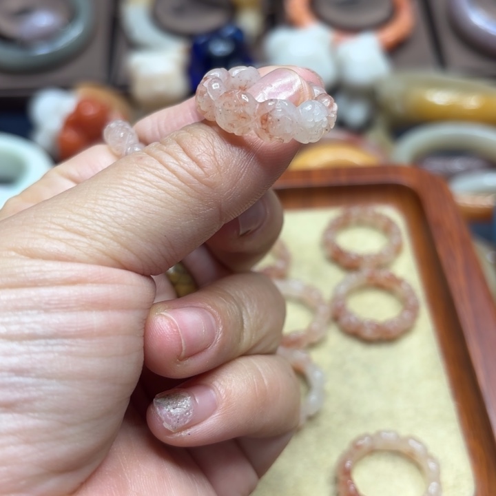 ****K石英质玉未镶嵌手镯