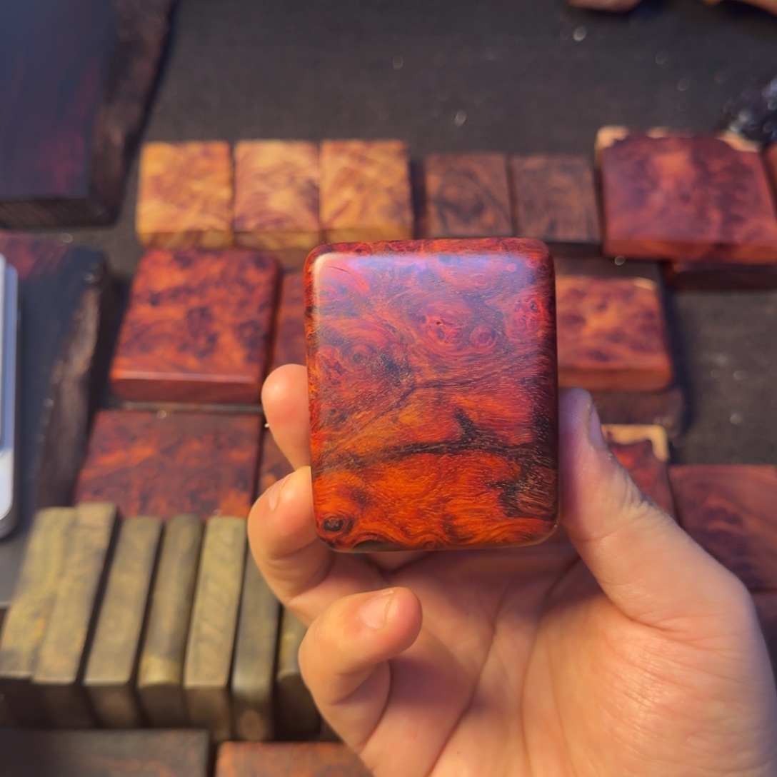 贡木放**界小叶紫檀留疤一一一一一一一