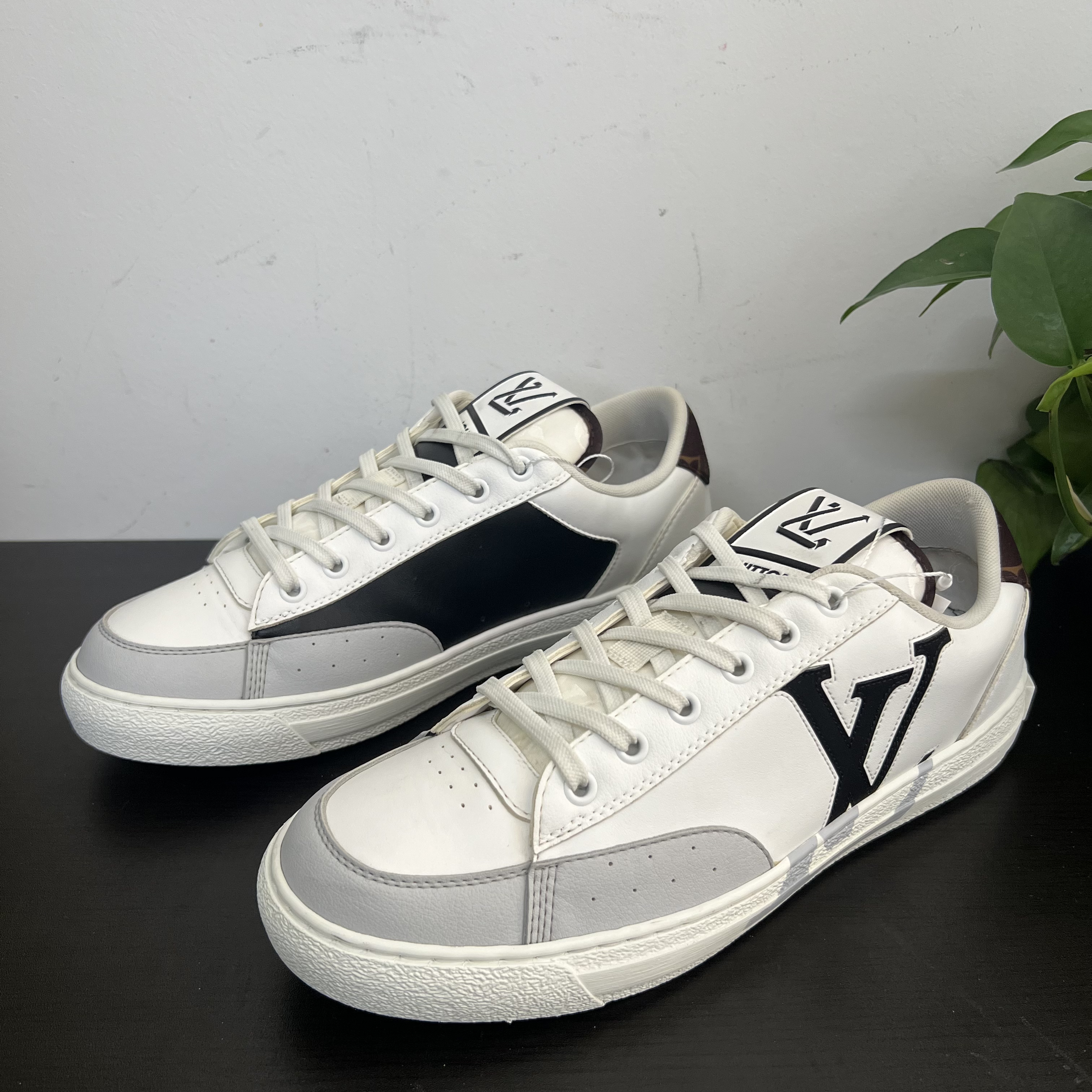 95新 LouisVuitton/路易威登 41欧码错位Logo查理lv板鞋/百搭