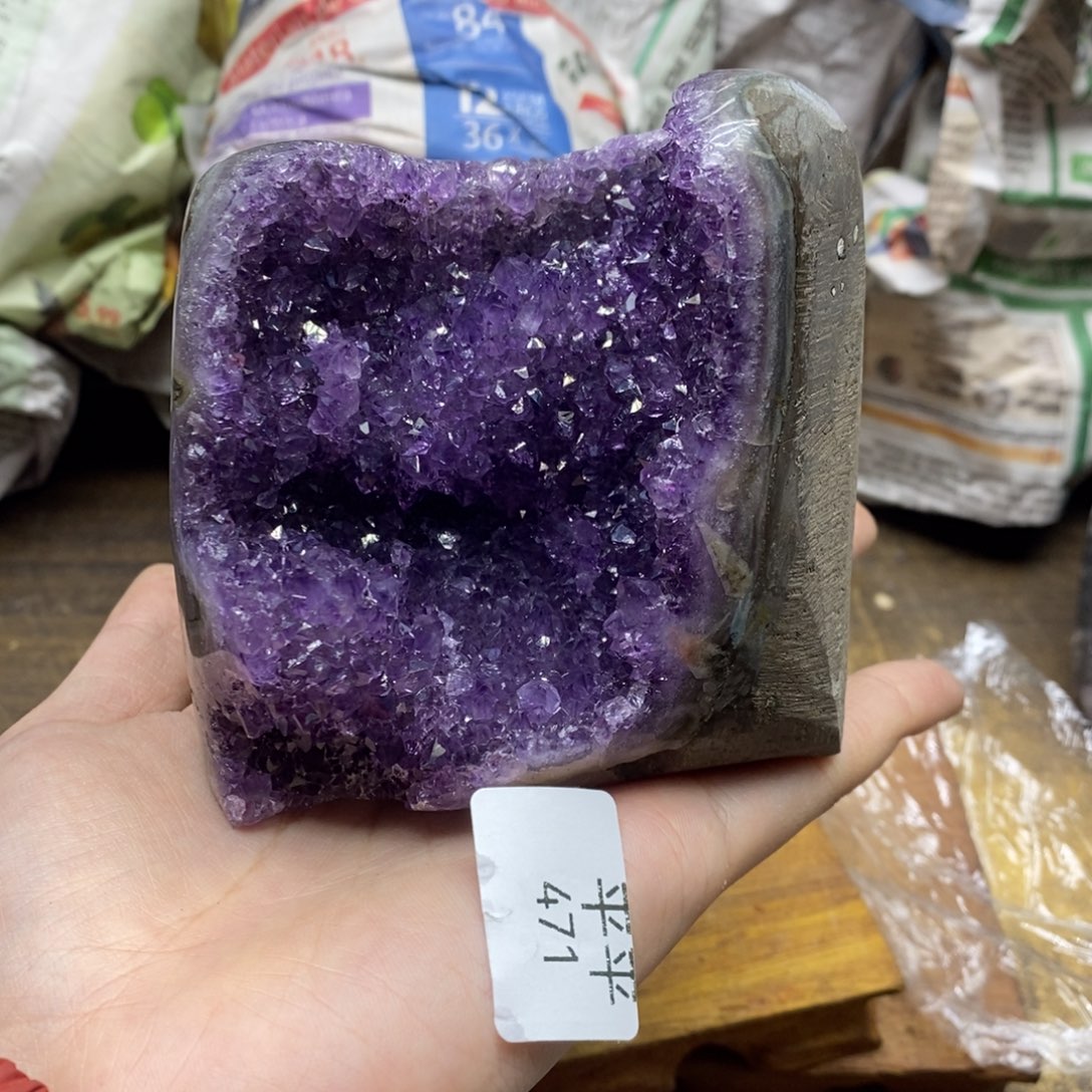 紫晶乌拉圭未镶嵌