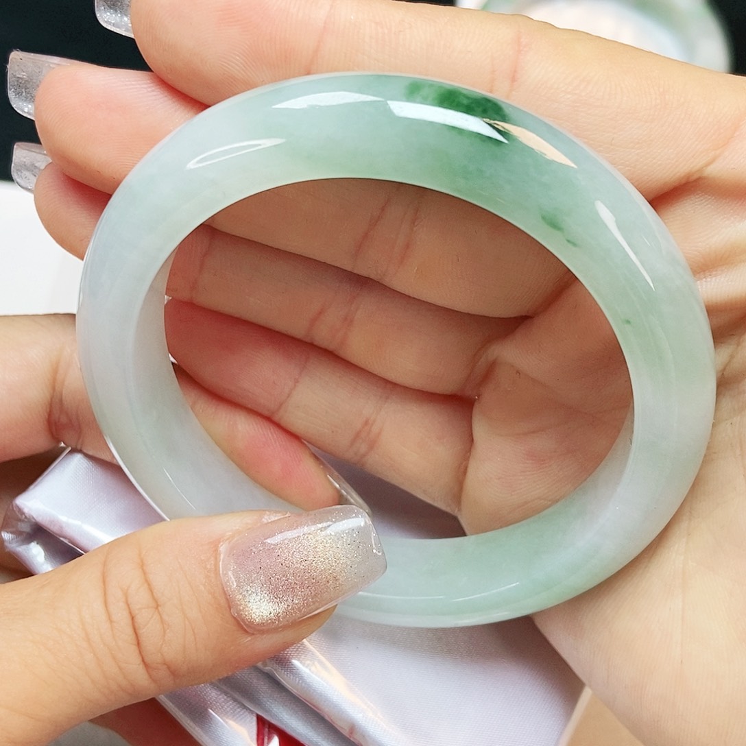 翡翠手镯未镶嵌58➕老坑胶底飘花