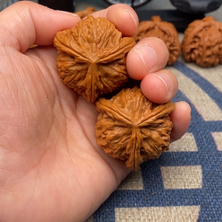 吊坠文玩核桃一**求三棱