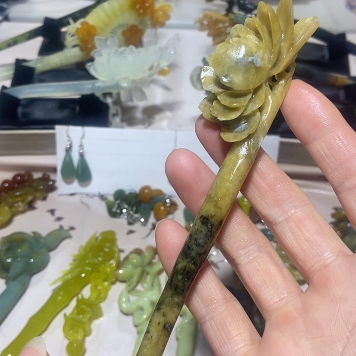 蛇纹石玉发簪未镶嵌