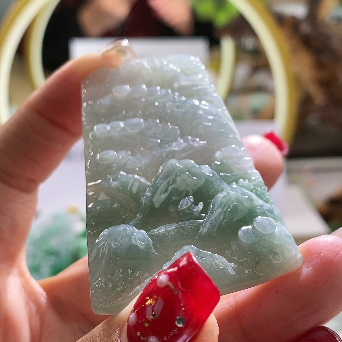 【闪购商品】翡翠颈饰未镶嵌山水