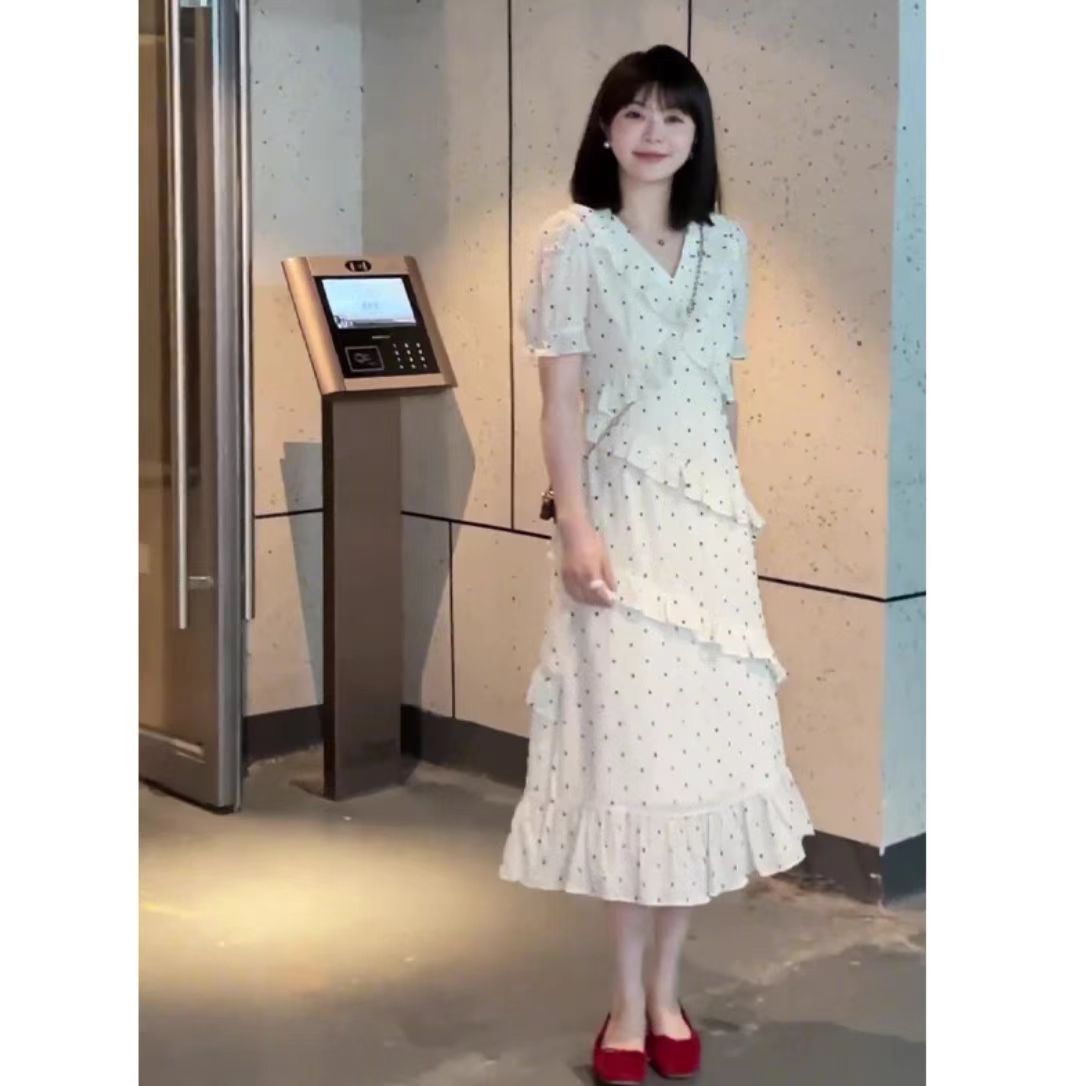 法式设计感V领荷叶边波点收腰显瘦绝美长裙(C9-14)LQ003