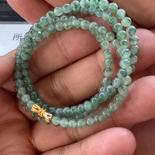 定制翡翠未镶嵌云**轻圆珠卡4.1