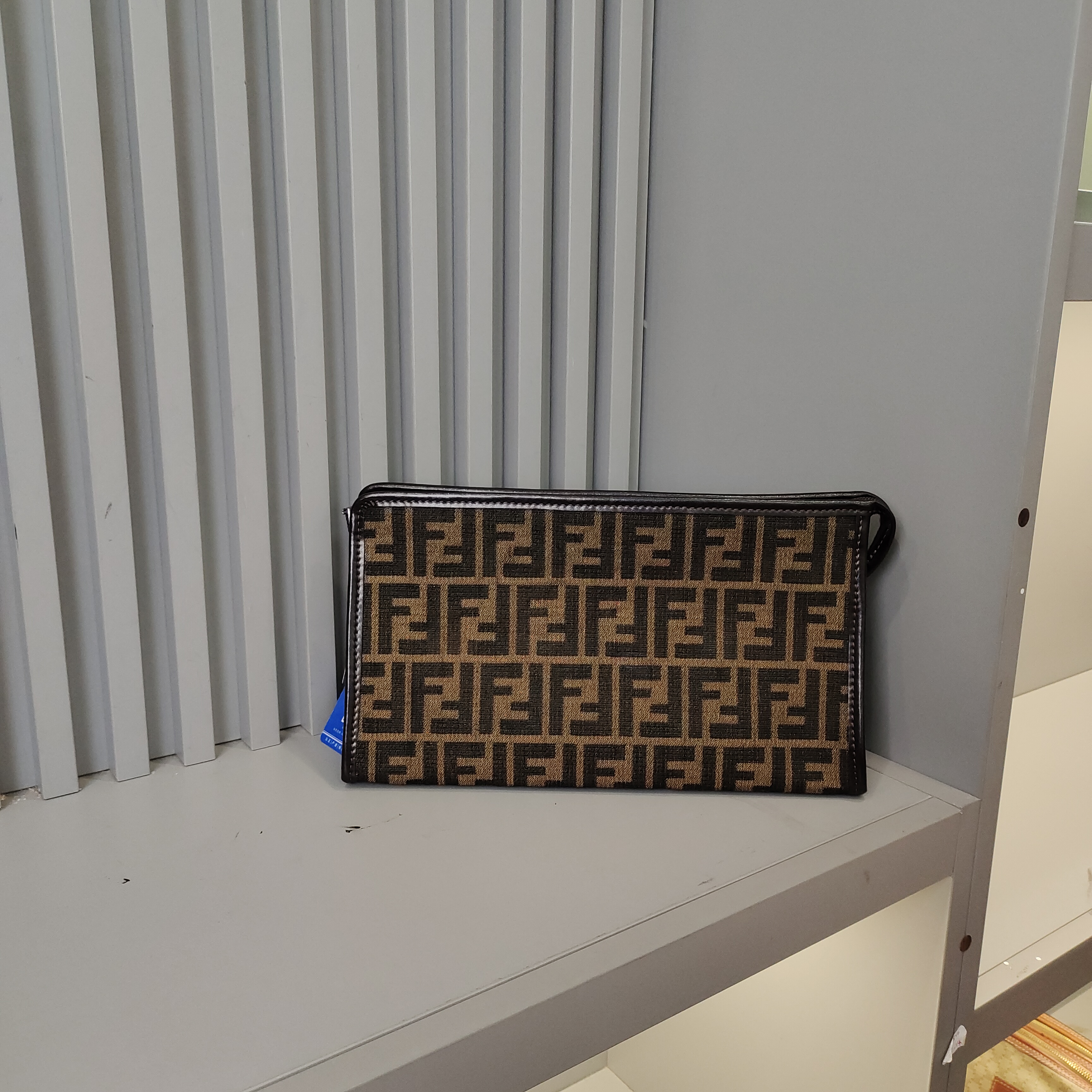 95新 FENDI/芬迪 兔兔奢欣欣/芬迪洗漱包/240823110