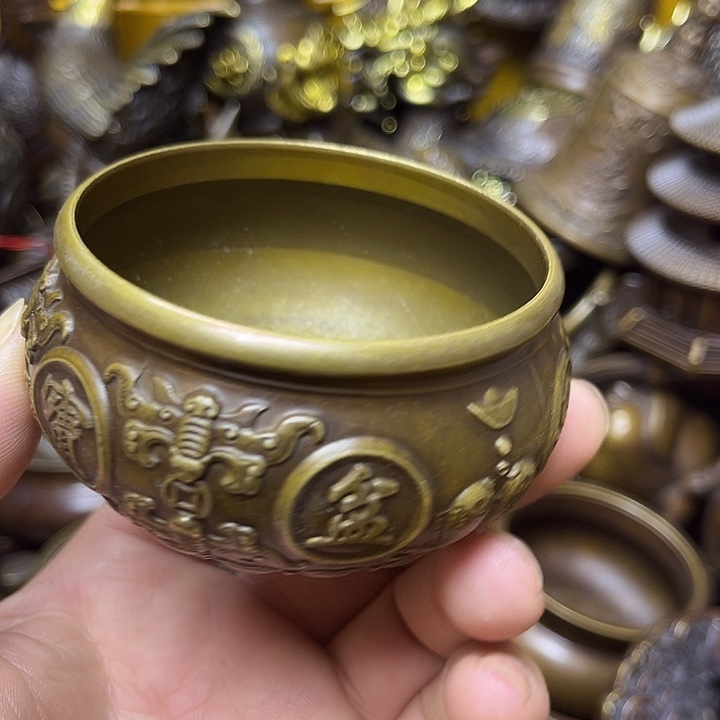 诚信经营精美铜器