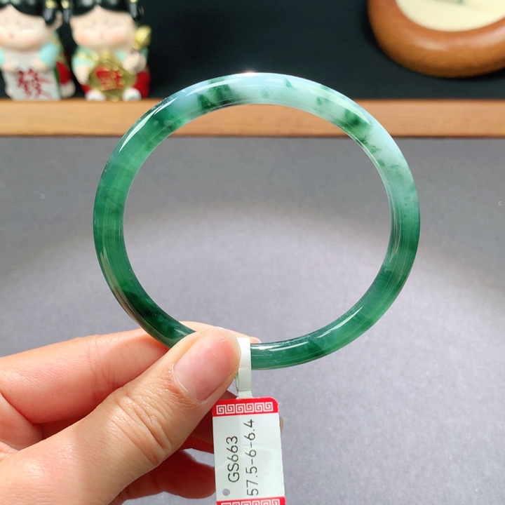 翡翠手镯未镶嵌天然翡翠手镯叮当镯