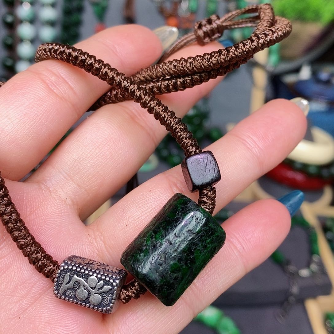 翡翠颈饰银S925镶嵌漂亮美眉