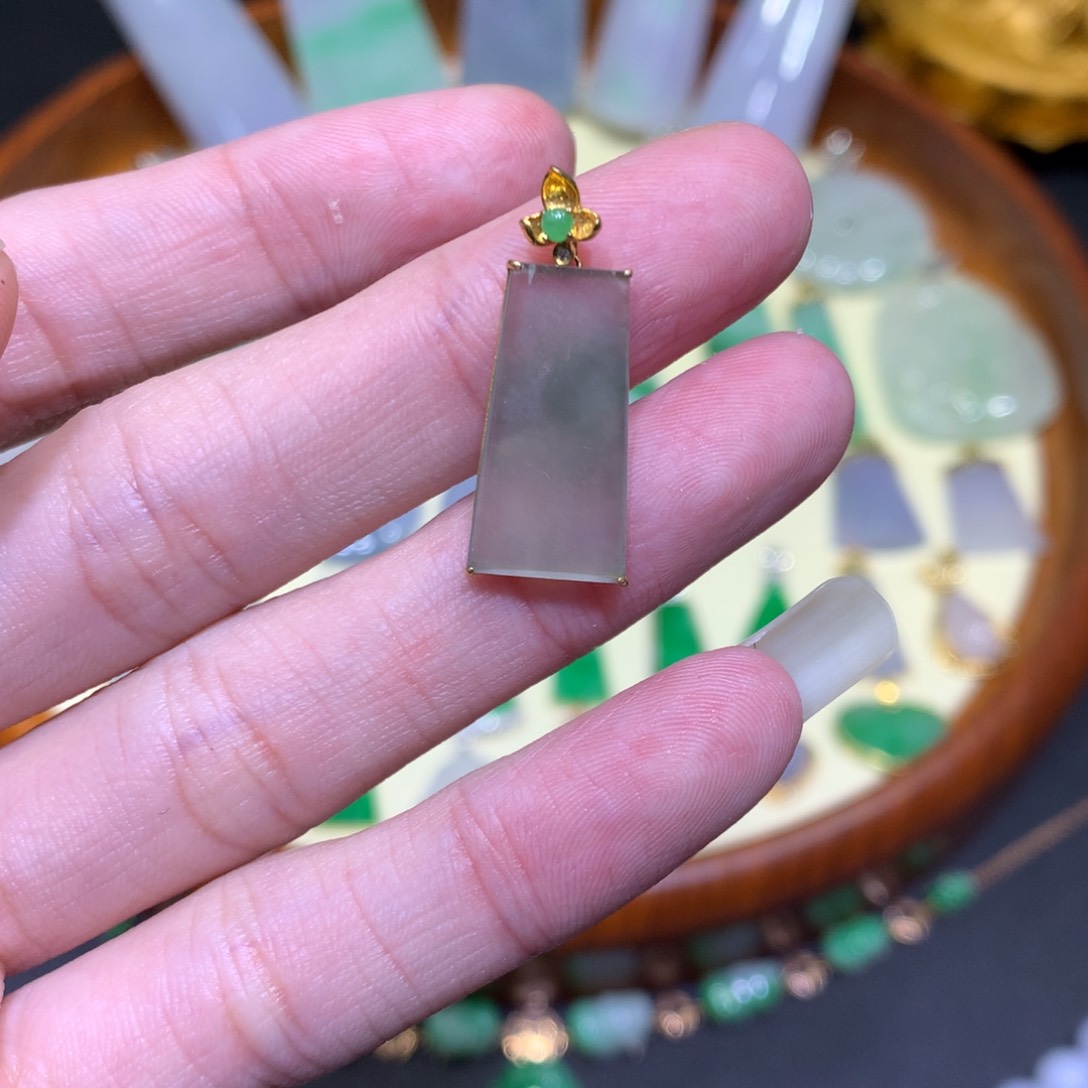 翡翠吊坠(不含链)18K金镶嵌