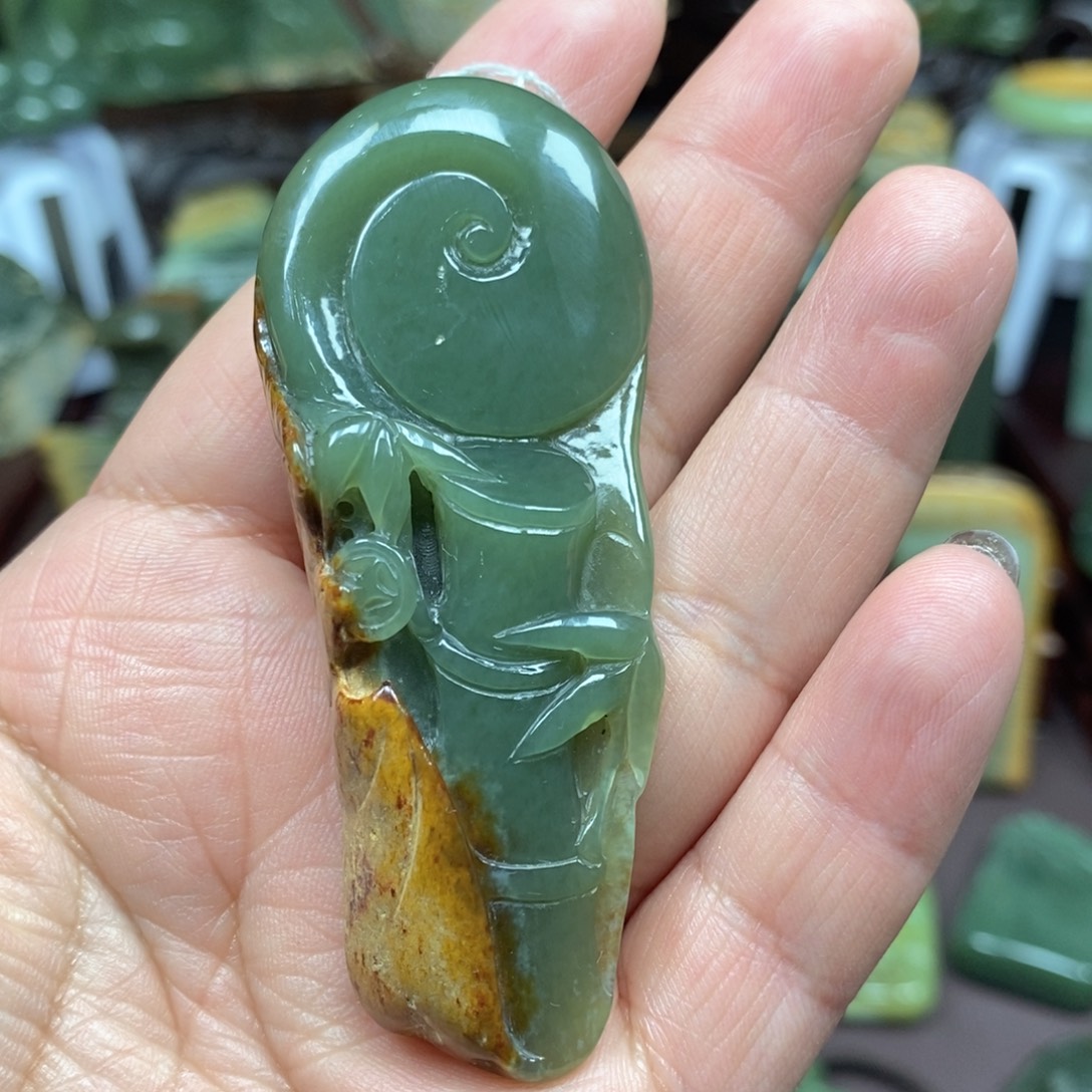岫岩河磨玉（透闪石质玉）未镶嵌颈饰