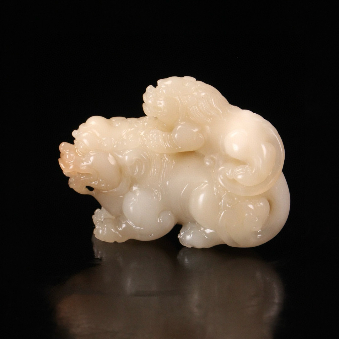 寿山石手把件题材瑞兽呈祥净尺寸7.2+5.4+3.2厘米132克