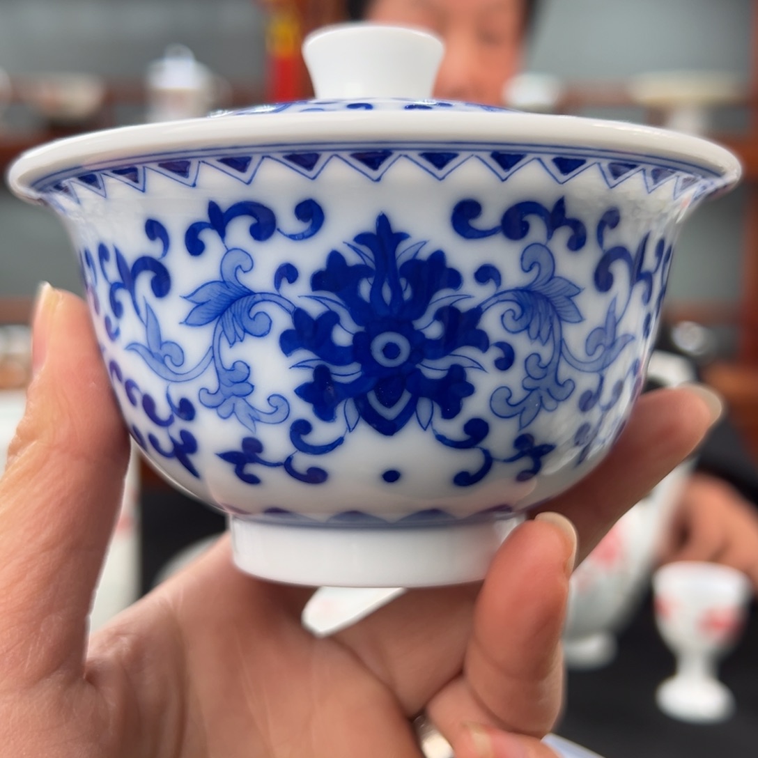 柴窑青花缠枝莲两才盖碗