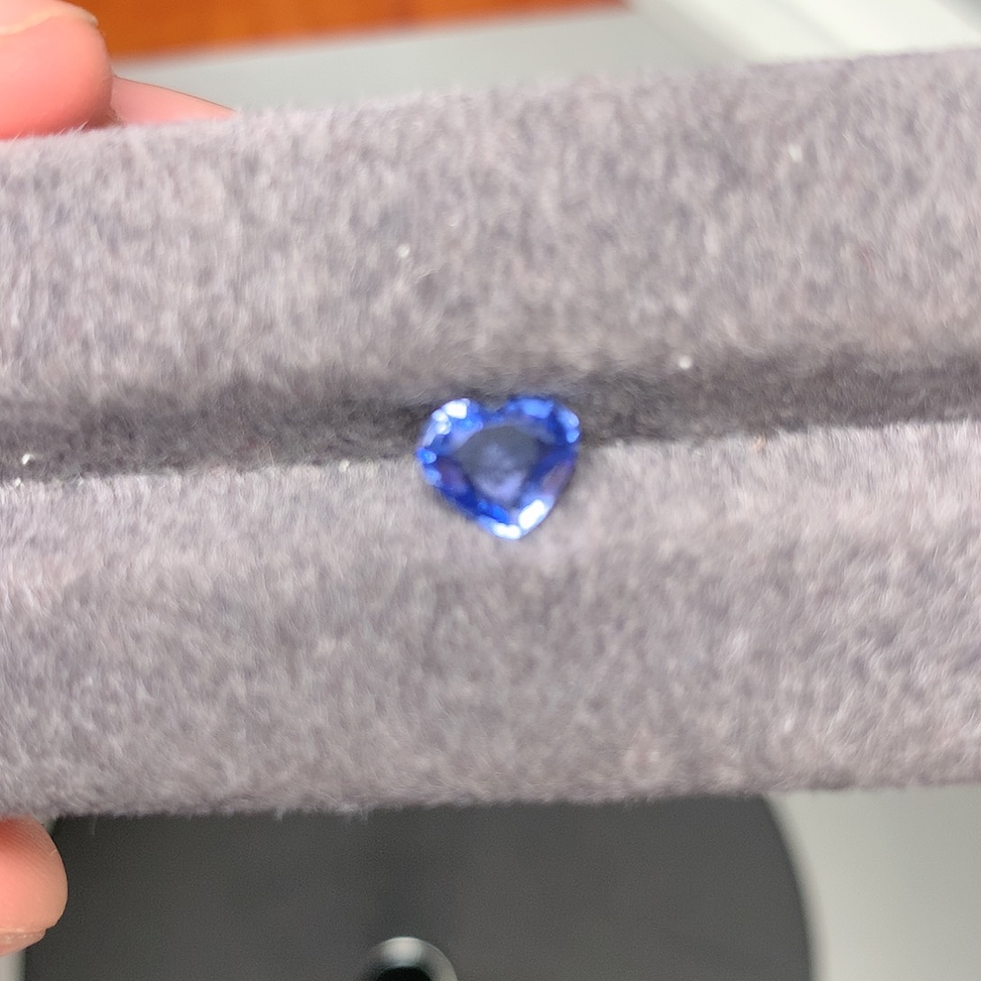 蓝宝石裸石未镶嵌矢车菊蓝宝石1.38克拉未镶嵌