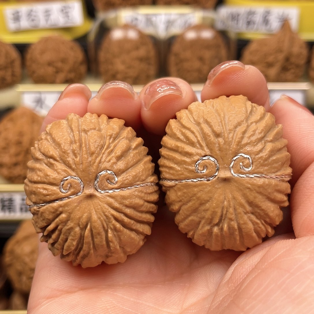 【闪购商品】文玩核桃吊坠猴头元宝