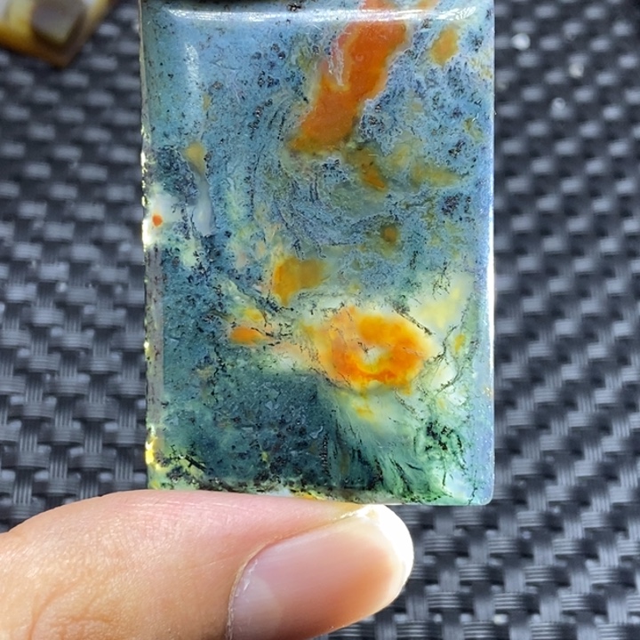 玛瑙/玉髓颈饰未镶嵌了**己