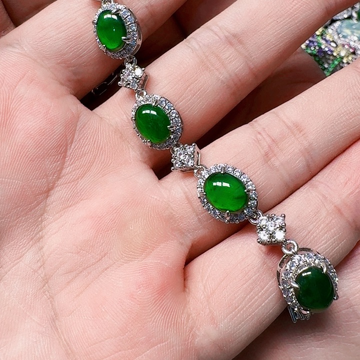 翡翠颈饰未镶嵌天然A货翡翠放漏