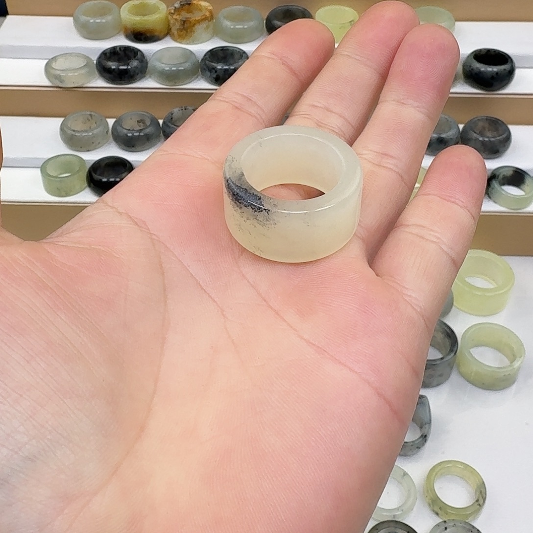 蛇纹石玉未镶嵌戒指