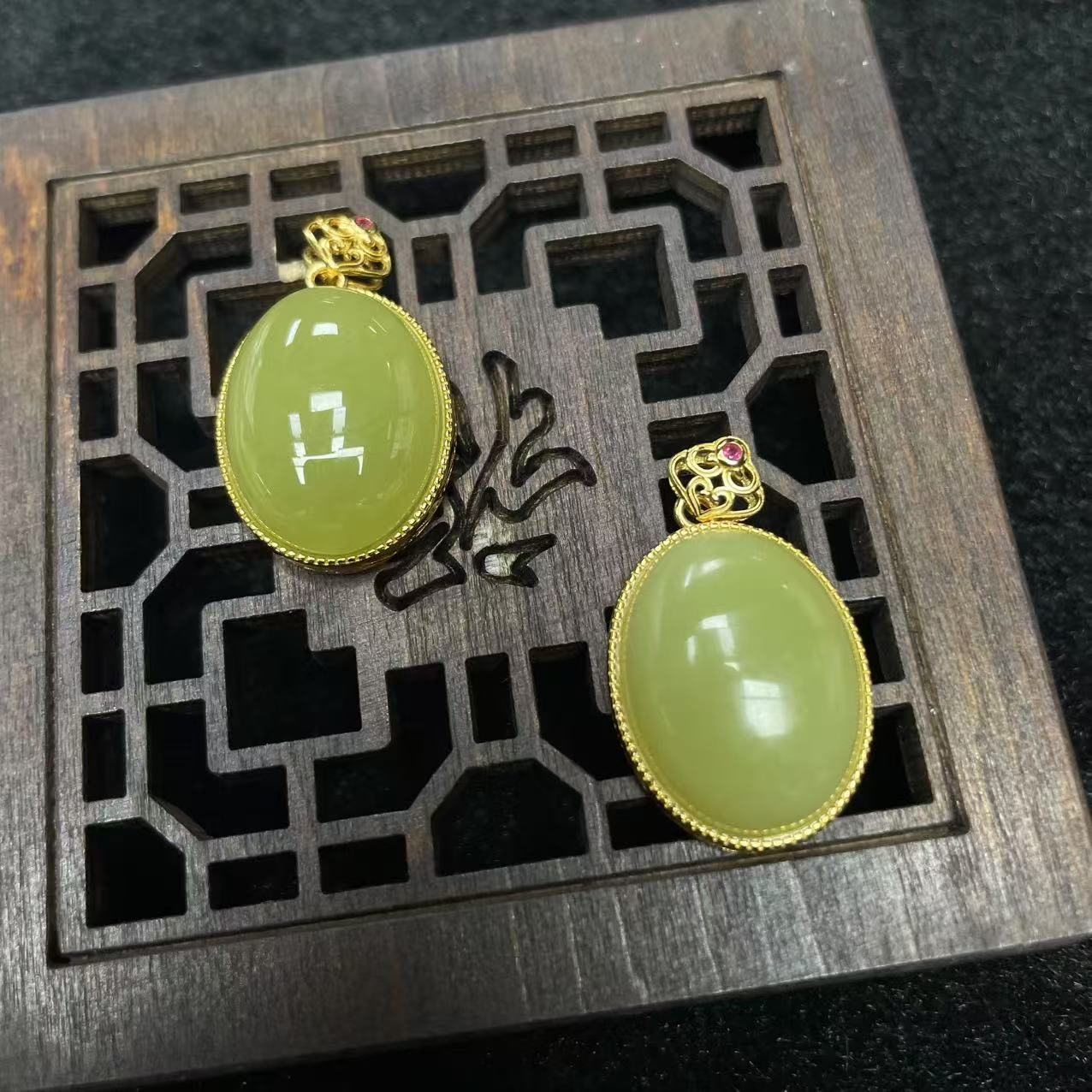 554478T14-3A3-和田玉吊坠-多样性/发其一