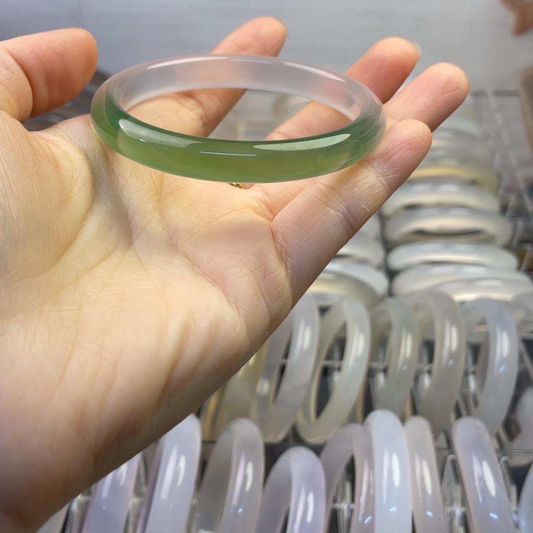 玛瑙/玉髓未镶嵌手镯