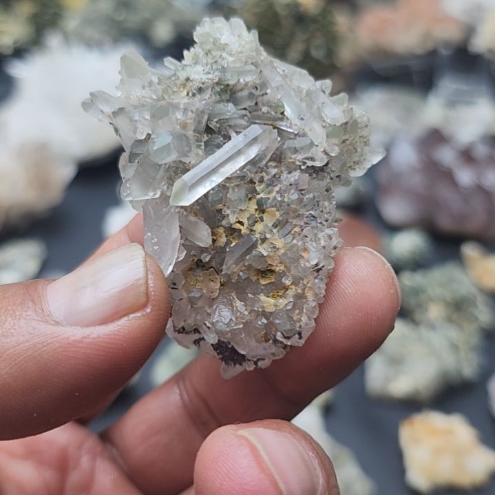 未镶嵌摆件水晶川藏绿幽灵