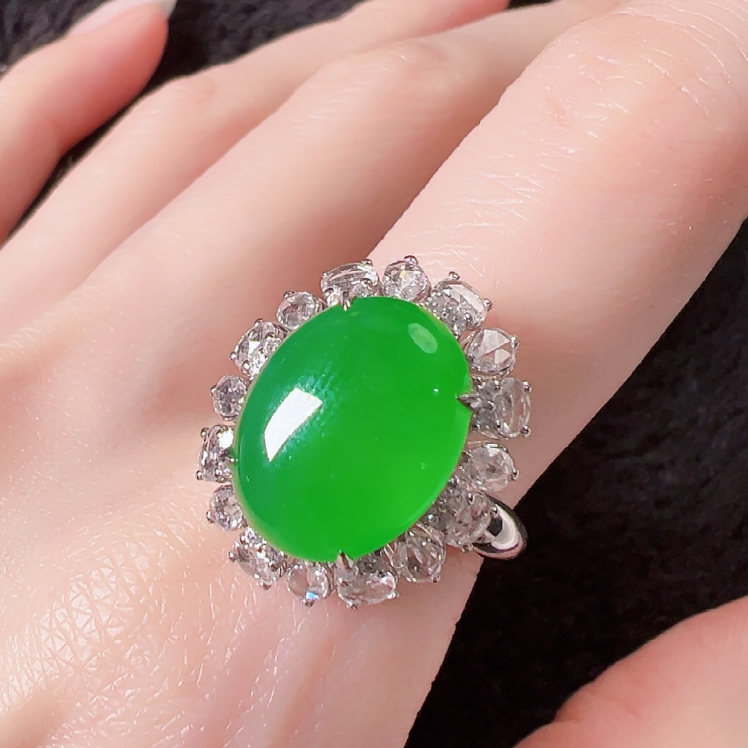 翡翠18K金镶嵌戒指签收后24小时鉴赏期，过时不退