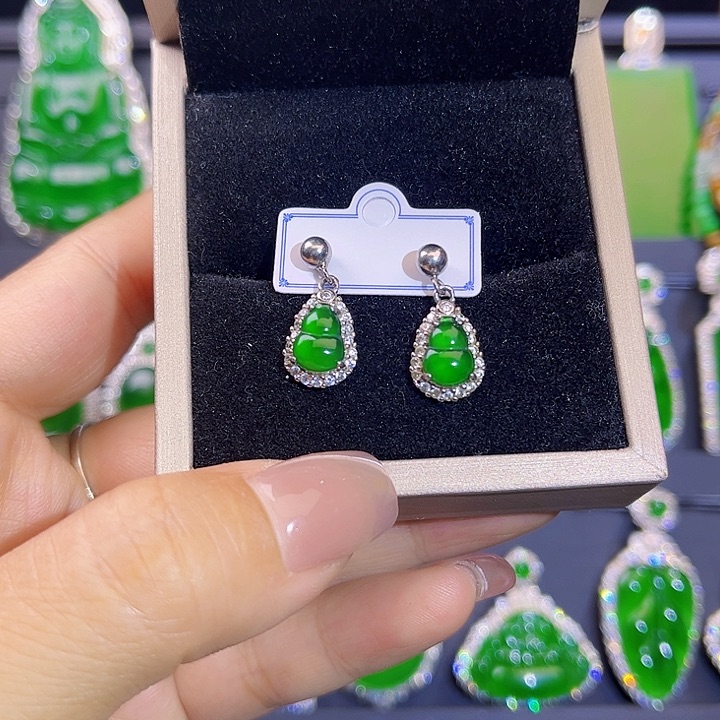 翡翠耳饰未镶嵌葫芦耳钉