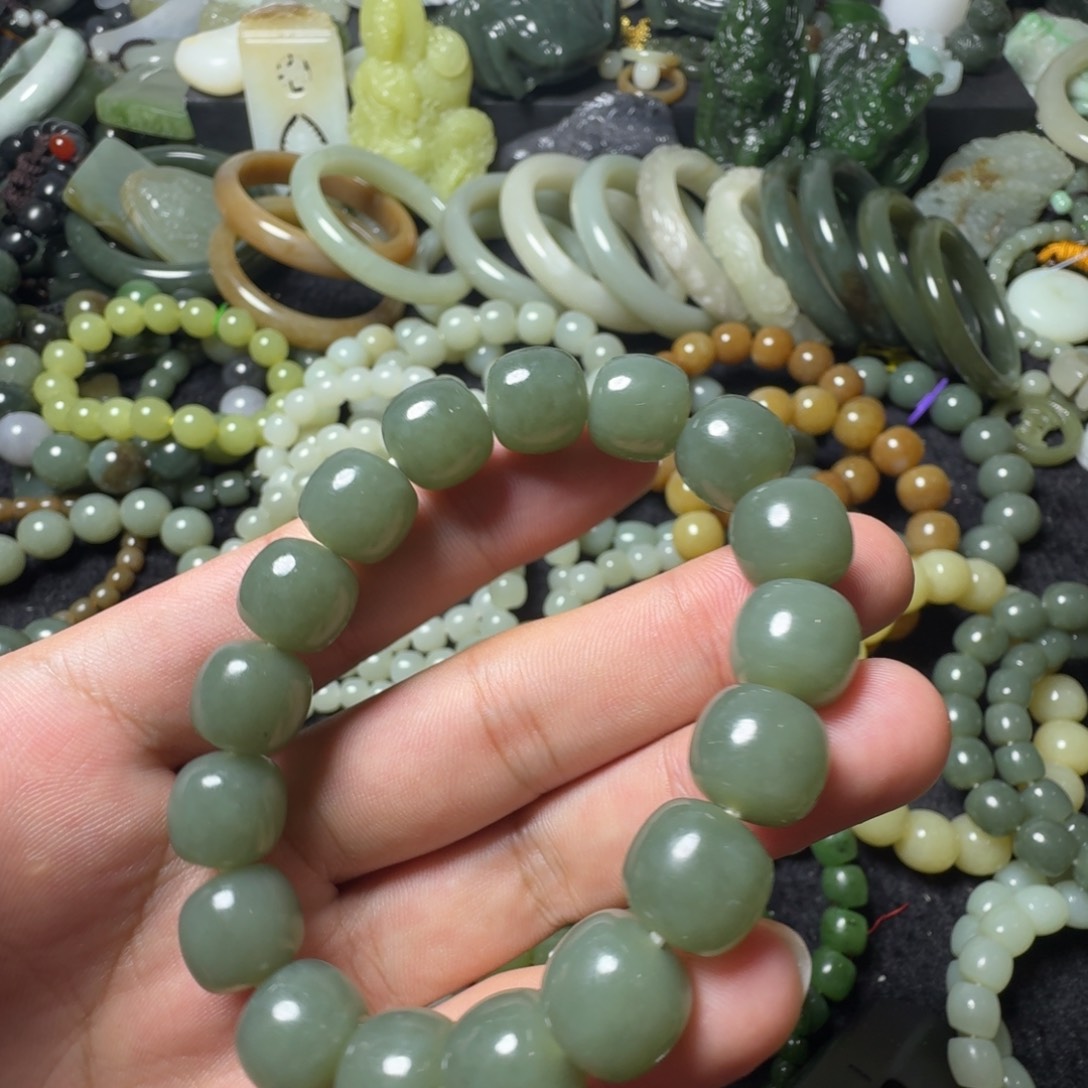 和田玉未镶嵌手串