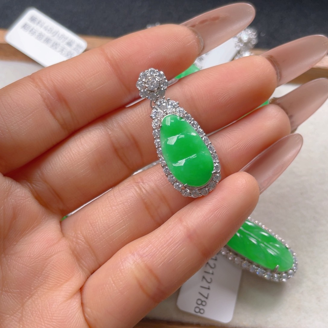 翡翠颈饰银S925镶嵌翡翠