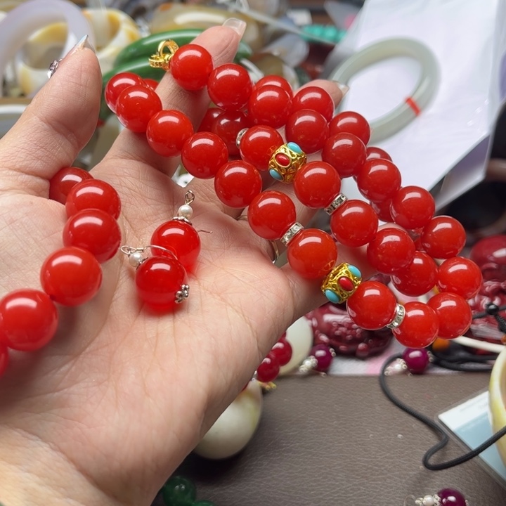 石英质玉颈饰未镶嵌