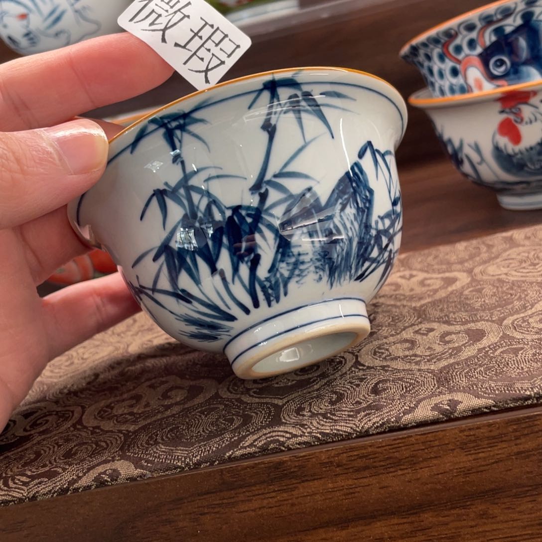 釉下手绘茶具微瑕