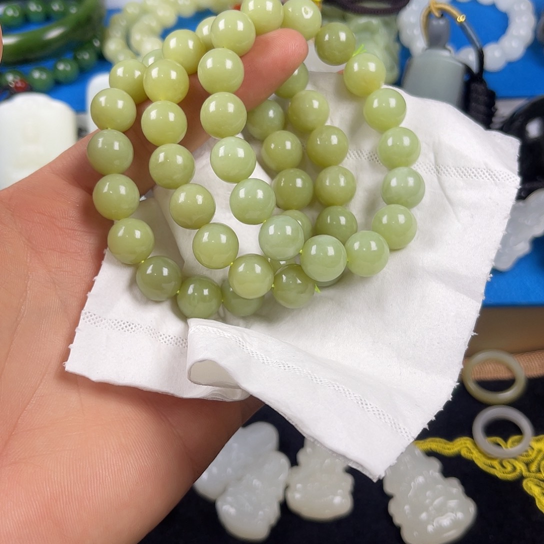 和田玉未镶嵌颈饰新疆若羌黄口12毫米左右多样性发货发一条