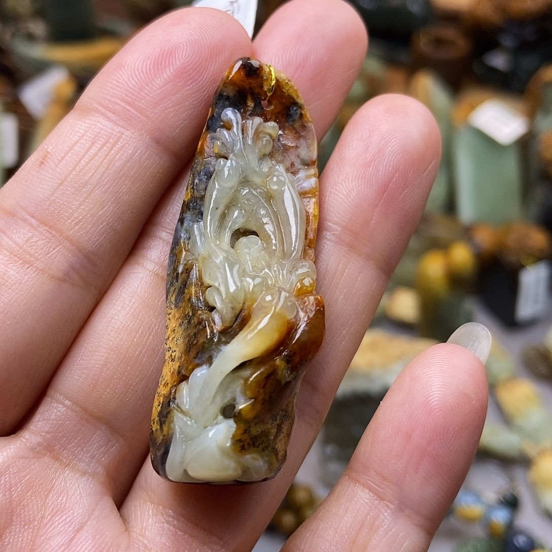 岫岩河磨玉（透闪石质玉）未镶嵌珠宝奇石