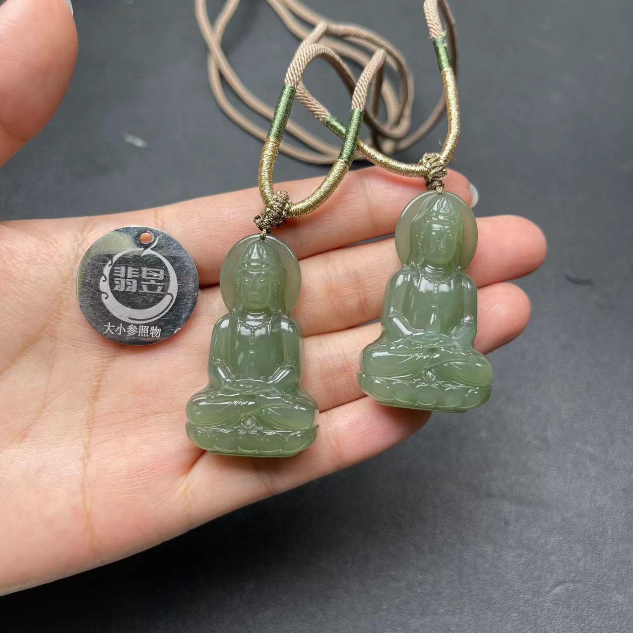 36963T01-3B6-和田玉吊坠绑绳-多样性发其一