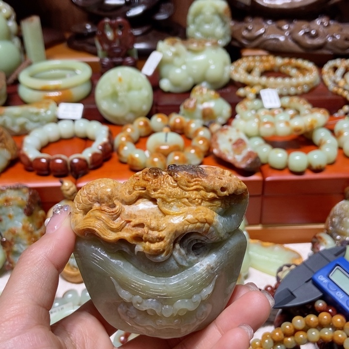 岫岩河磨玉（透闪石质玉）把件未镶嵌