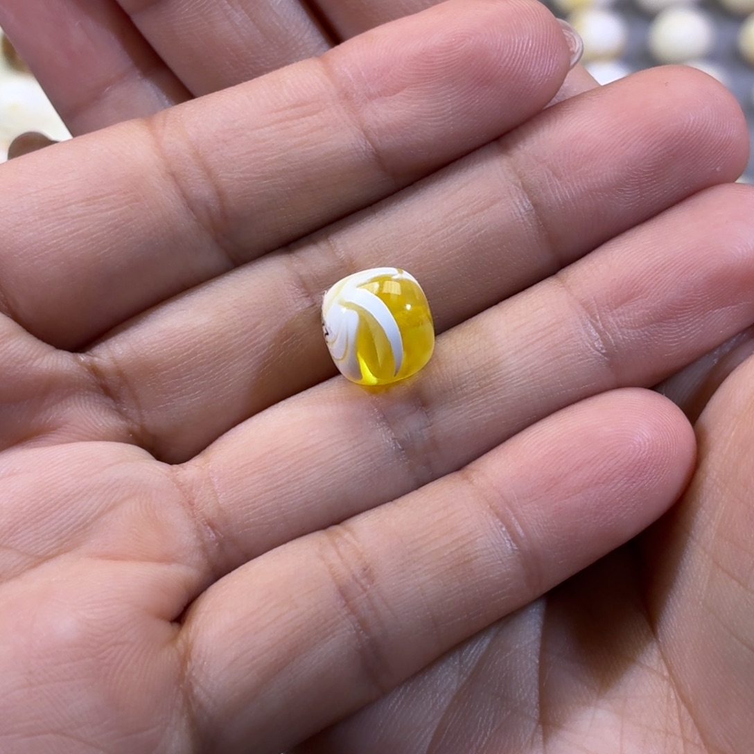 夏***月琥珀未镶嵌裸石10.9
