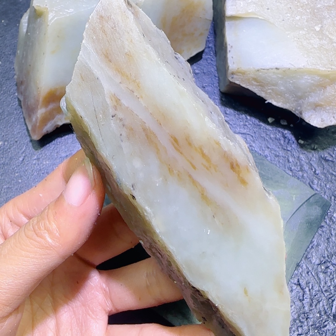 和田玉未镶嵌珠宝半成品