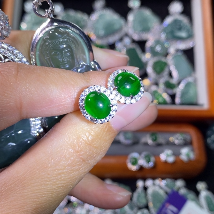 【闪购商品】翡翠颈饰未镶嵌天然