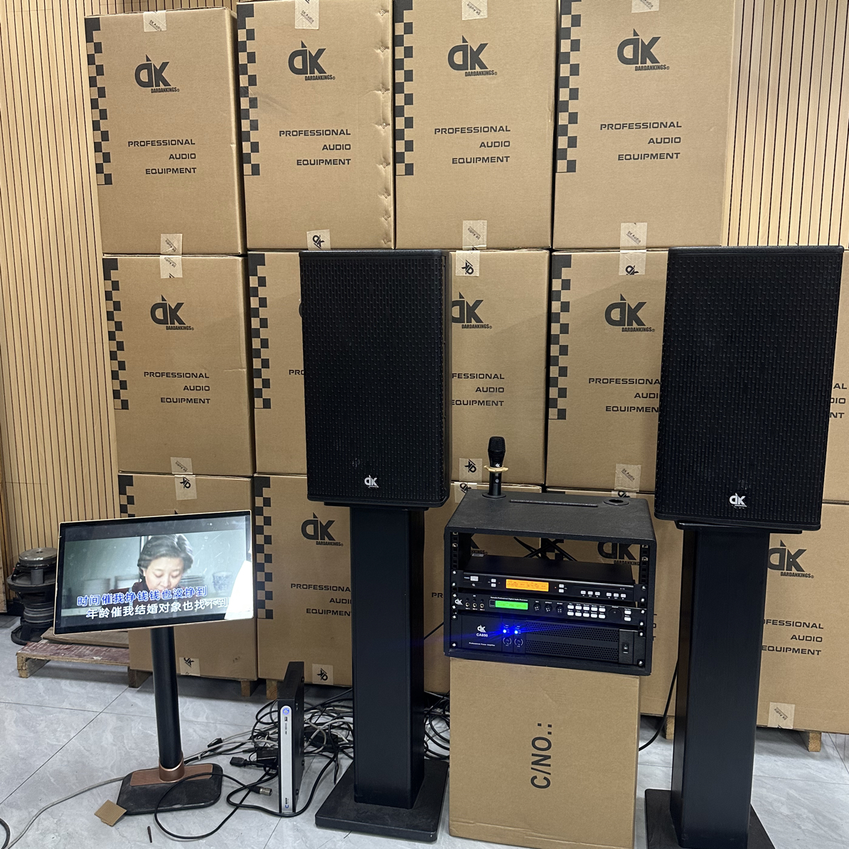 未拆封  9新  英国DK12寸6件套（音响，功放，效果器，麦，支架，机柜）