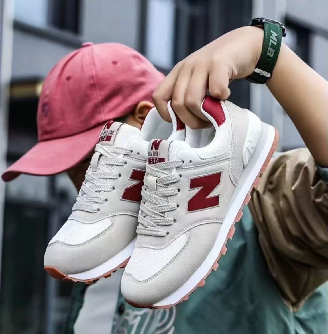 【秋冬➕运费险】软底男鞋女鞋休闲防滑跑步鞋登山鞋加厚运动鞋